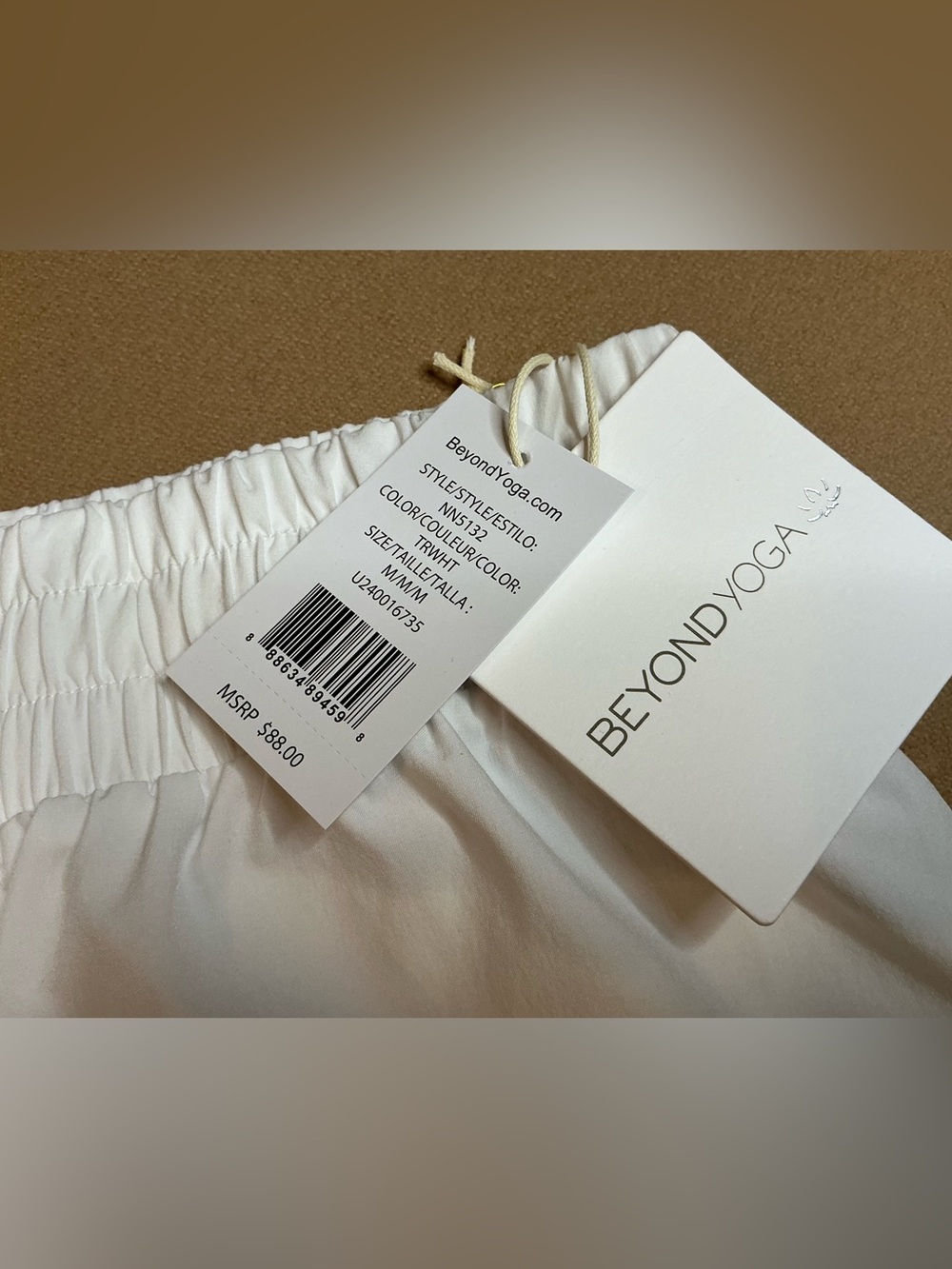 NWT Beyond Yoga In Stride lined shorts - Picture 9 of 15